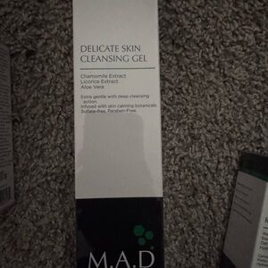 M.A.D Delicate Skin Cleansing Gel - White